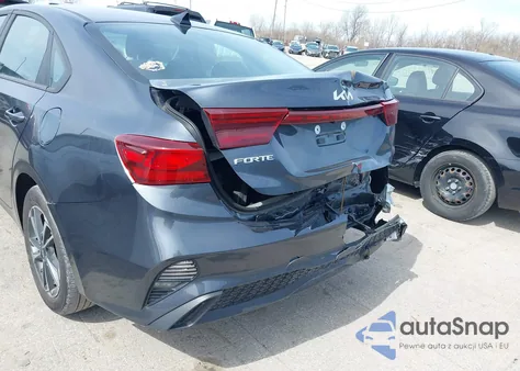 2023 Kia Forte Lxs z USA, uszkodzony, nr VIN 3KPF24AD2PE551187